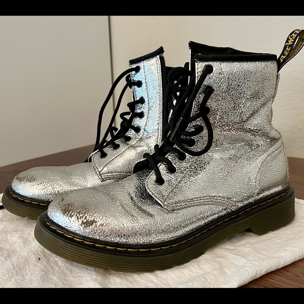 Silver sparkly Dr. Martens sz 5
